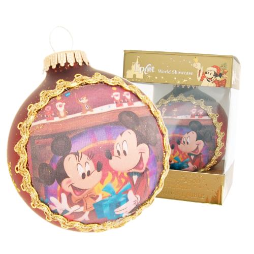 Mickey & Minnie bei der Bescherung, Seidenbildkugel rot matt mit goldenen Schneeflocken 8cm