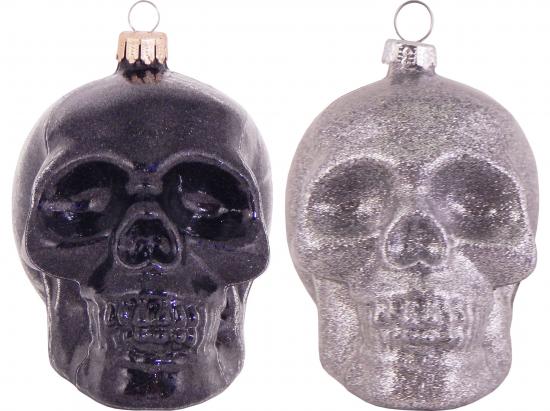 Totenkopfform 10cm mit schwarzen und silbernern Glitter, Glasornament, mundgeblasen und handekoriert