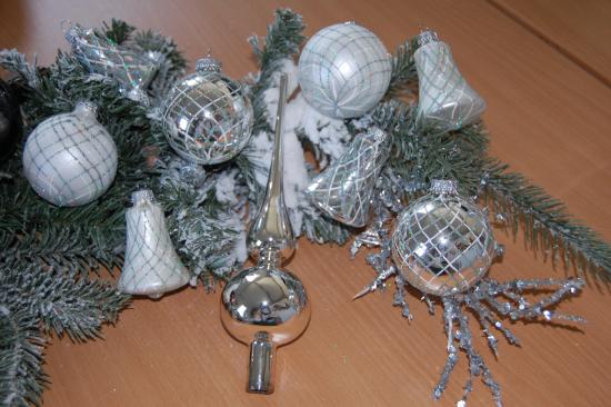 Silber/Satin-Silber 6cm Glocken- und Tropfenset mit Spitze (9)